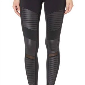 COPY - Alo Moto Leggings
